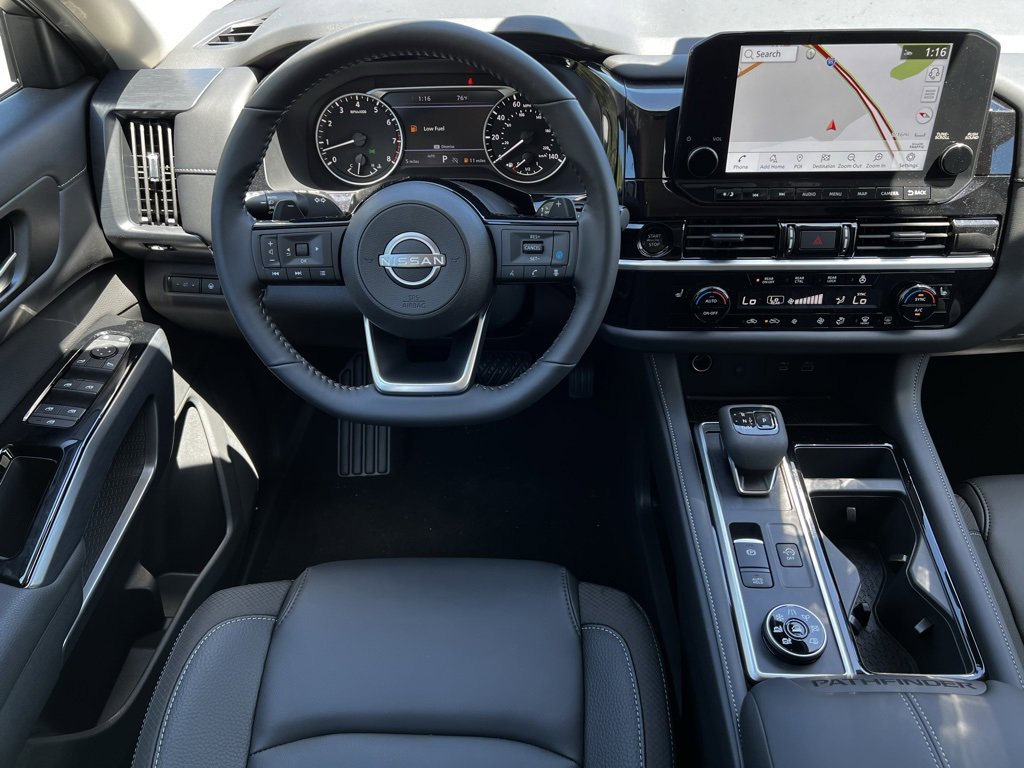 New 2025 Nissan Pathfinder SL w/ Cargo Package image 4
