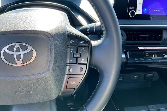 Used 2025 Toyota Prius LE image 11