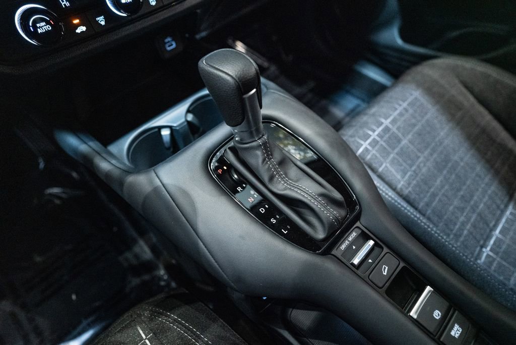 Used 2025 Honda HR-V LX image 24