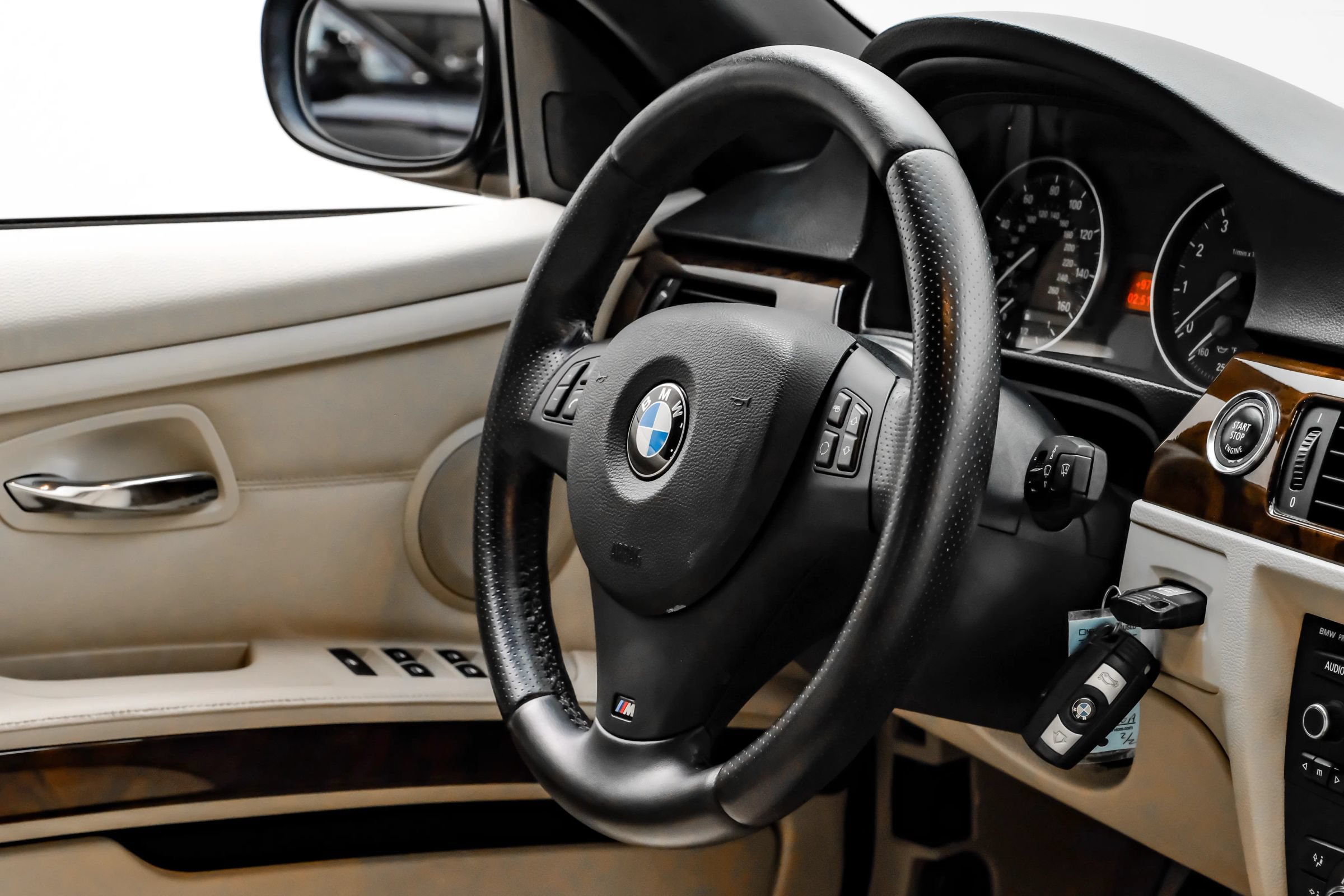 Used 2012 BMW 328i Convertible w/ M Sport Pkg RWD image 10