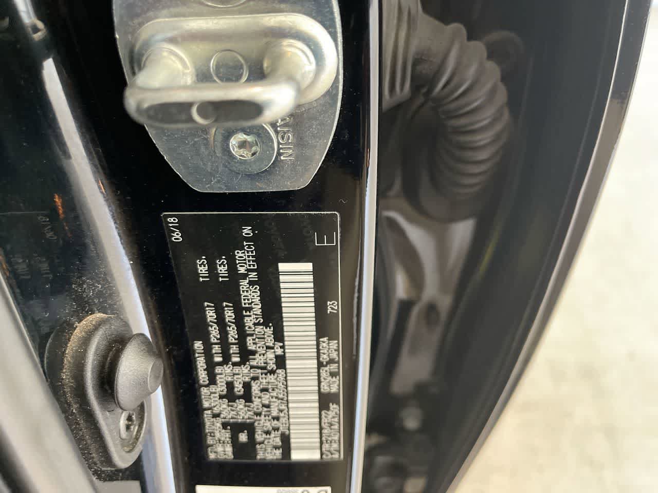 Used 2018 Toyota 4Runner SR5 AWD/4WD image 26
