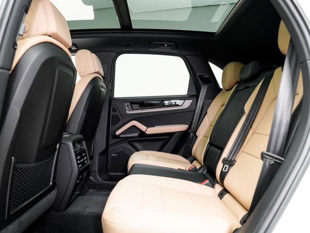 New 2026 Porsche Cayenne image 23