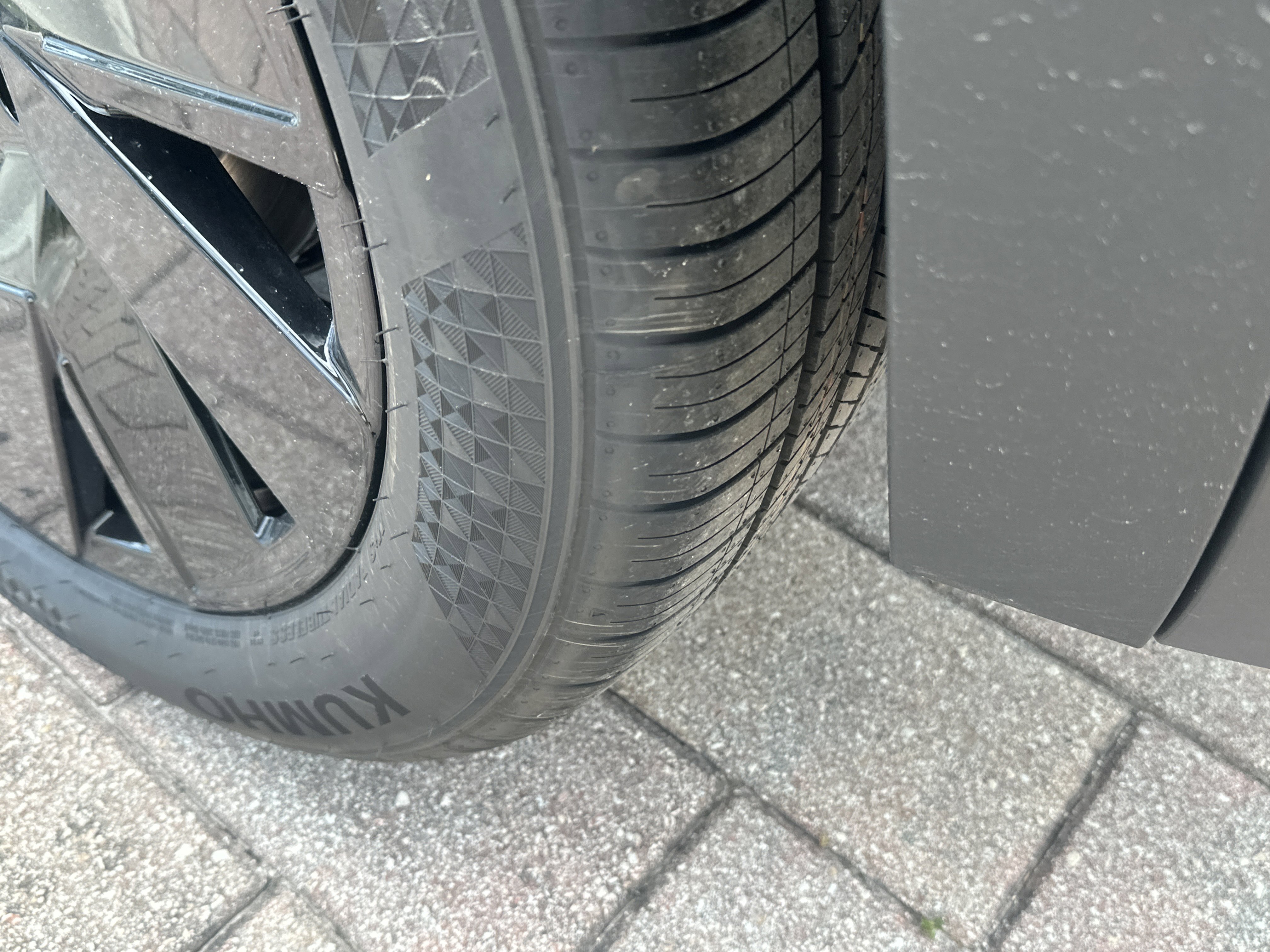 New 2026 Volkswagen Atlas Cross Sport SE image 11