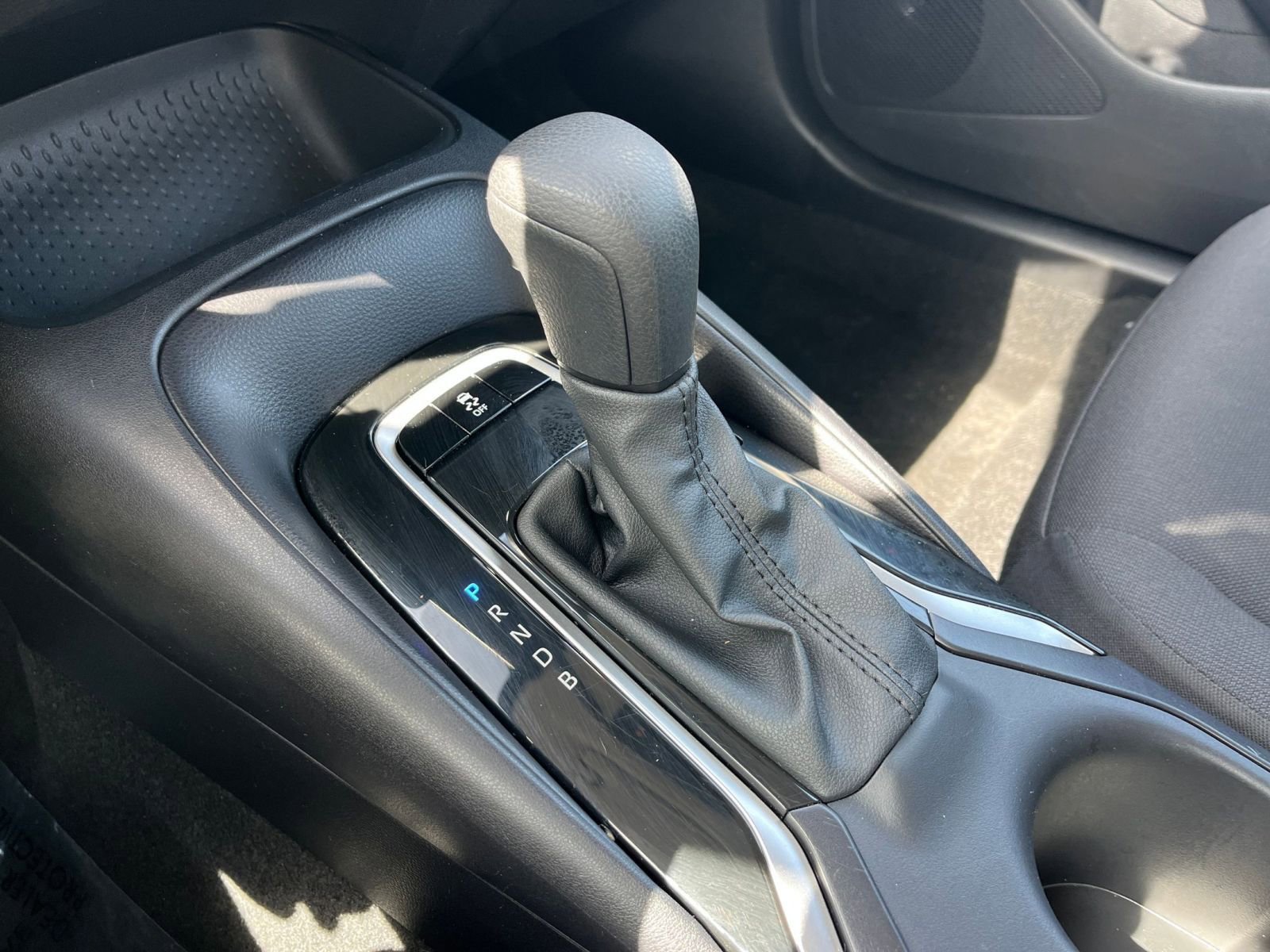 Used 2025 Toyota Corolla LE image 40