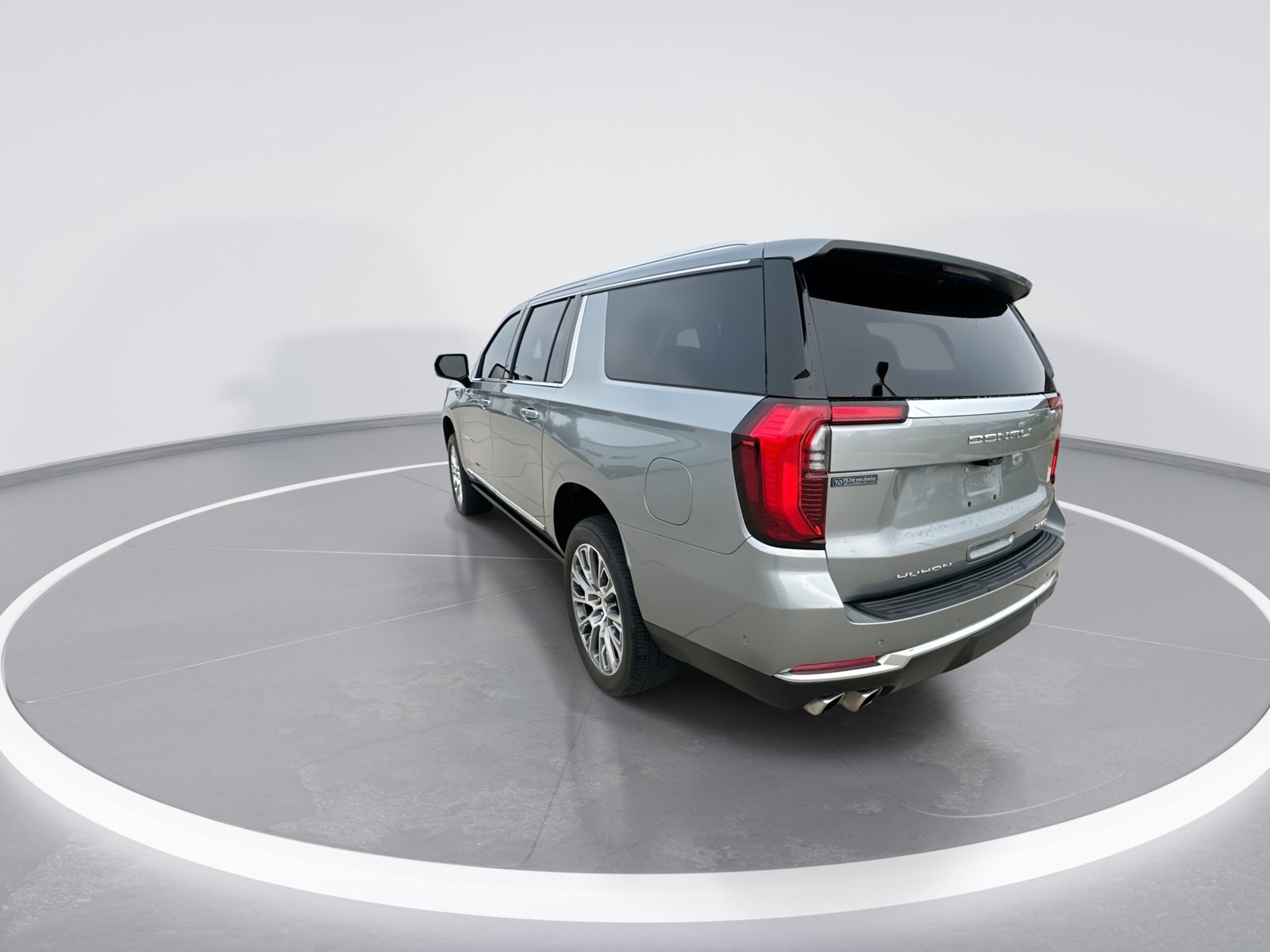 Certified 2025 GMC Yukon XL Denali w/ Denali Reserve Package AWD/4WD image 6