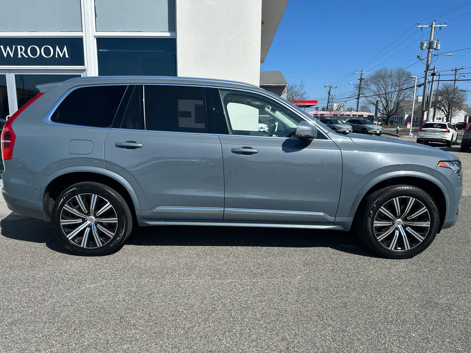 Used 2023 Volvo XC90 B6 Plus image 10