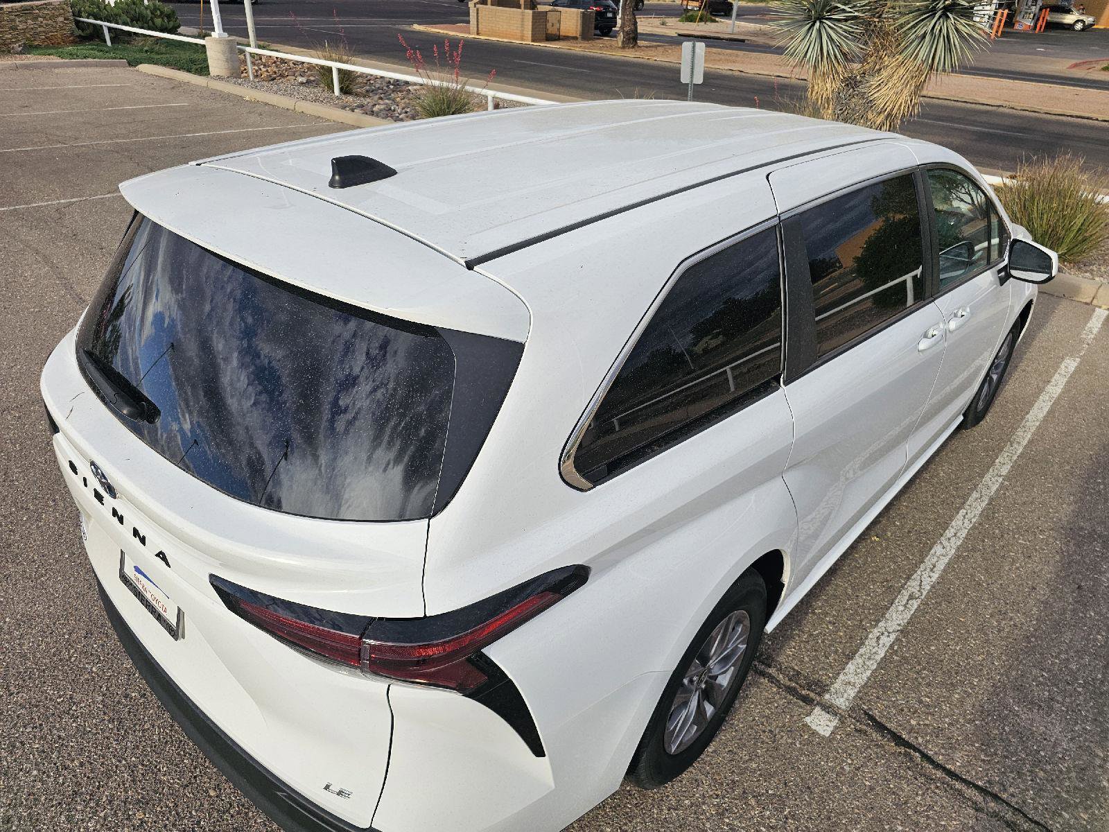 Used 2025 Toyota Sienna LE image 32
