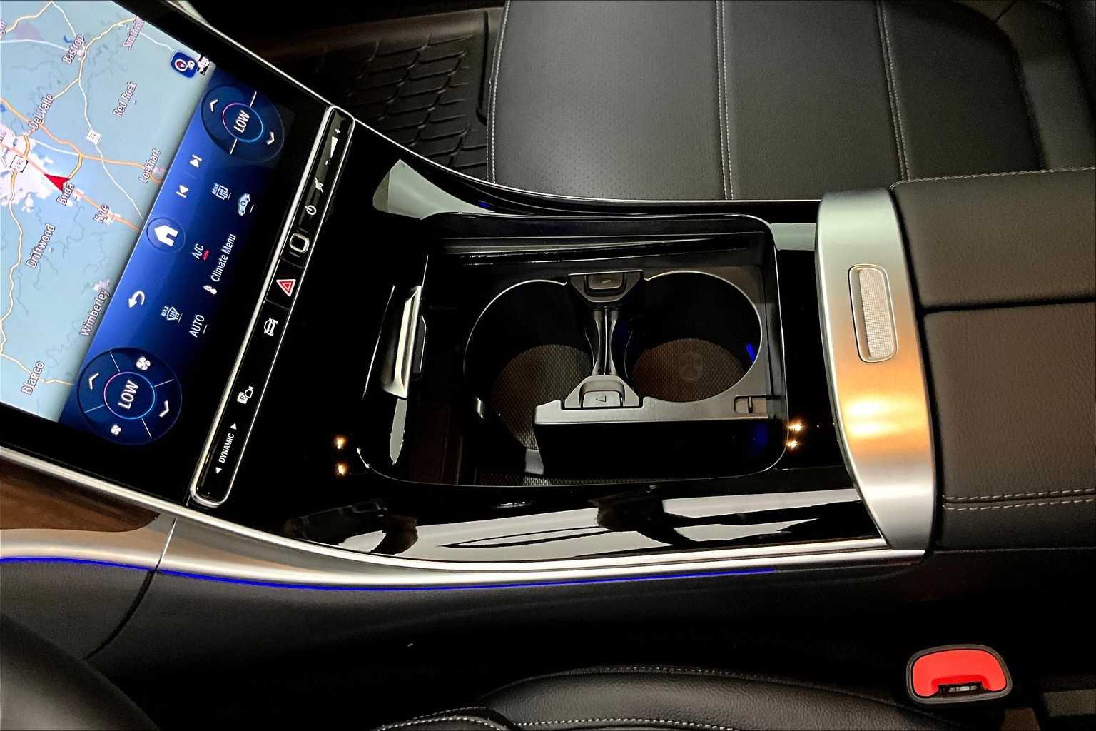 New 2025 Mercedes-Benz C 300 Sedan image 19
