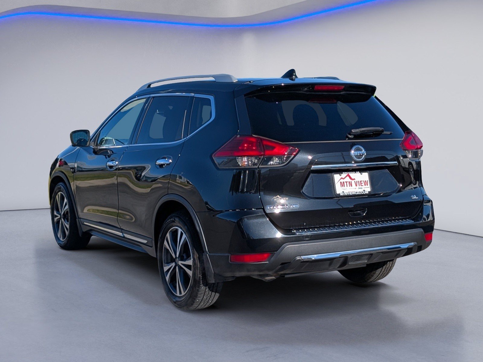 Used 2017 Nissan Rogue SL w/ SL Premium Package FWD image 7