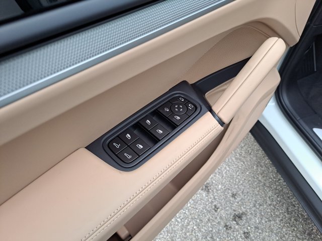 New 2026 Porsche Cayenne AWD/4WD image 25