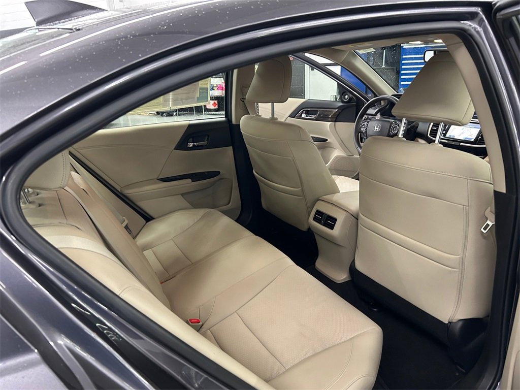 Used 2017 Honda Accord Touring image 20