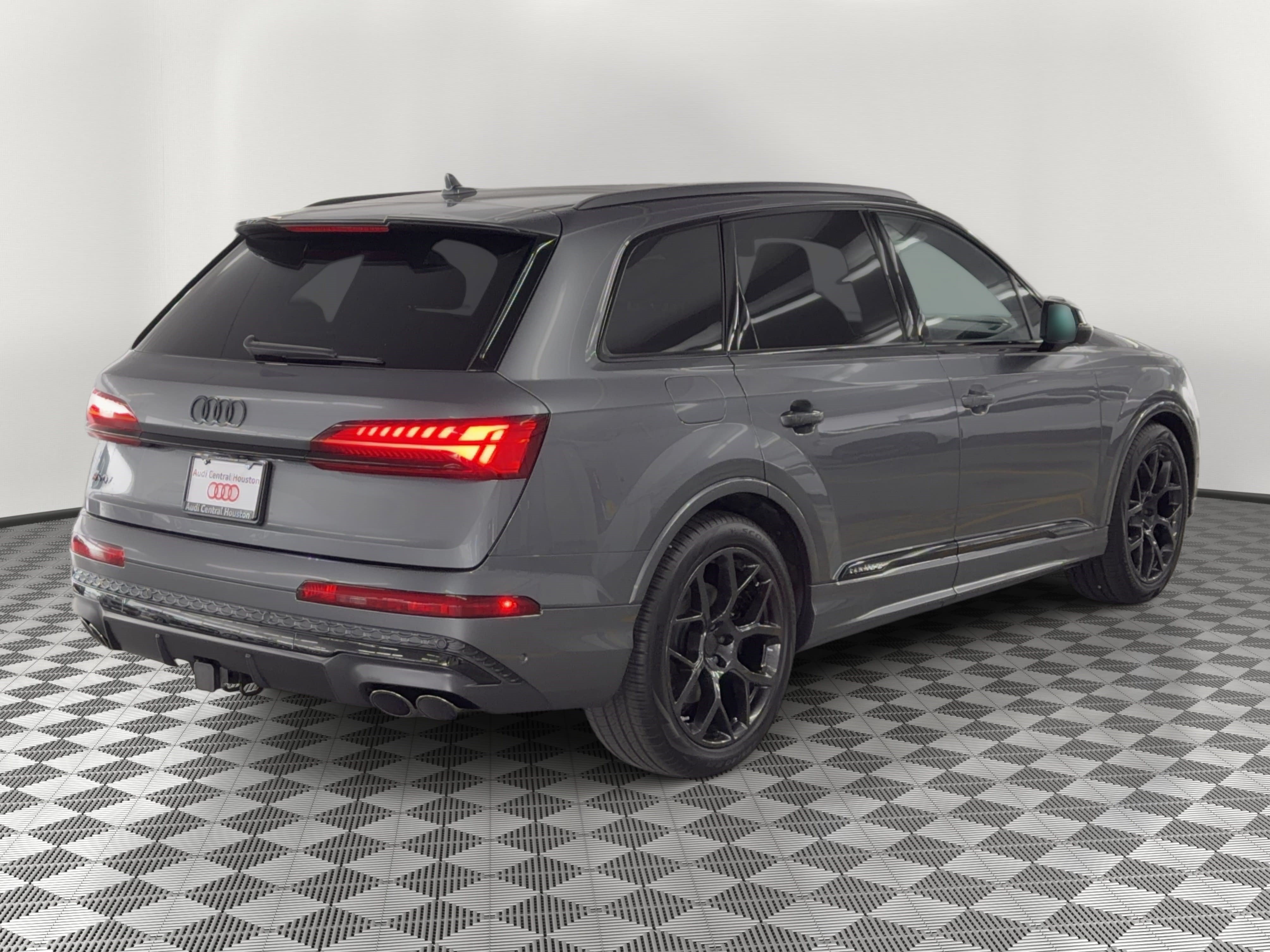 New 2026 Audi SQ7 Premium Plus AWD/4WD image 9