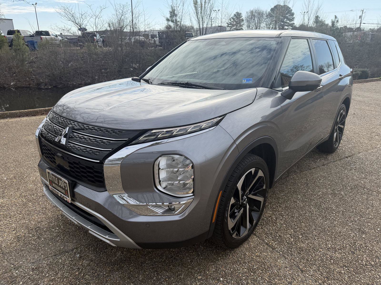 Used 2022 Mitsubishi Outlander SE image 7