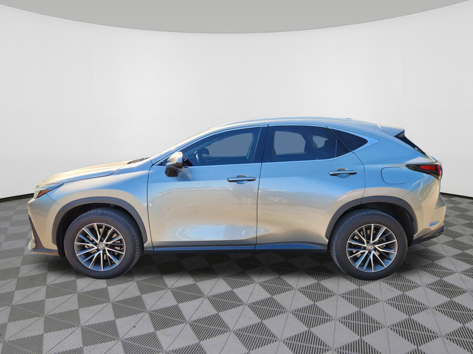 Used 2023 Lexus NX 350 AWD image 5