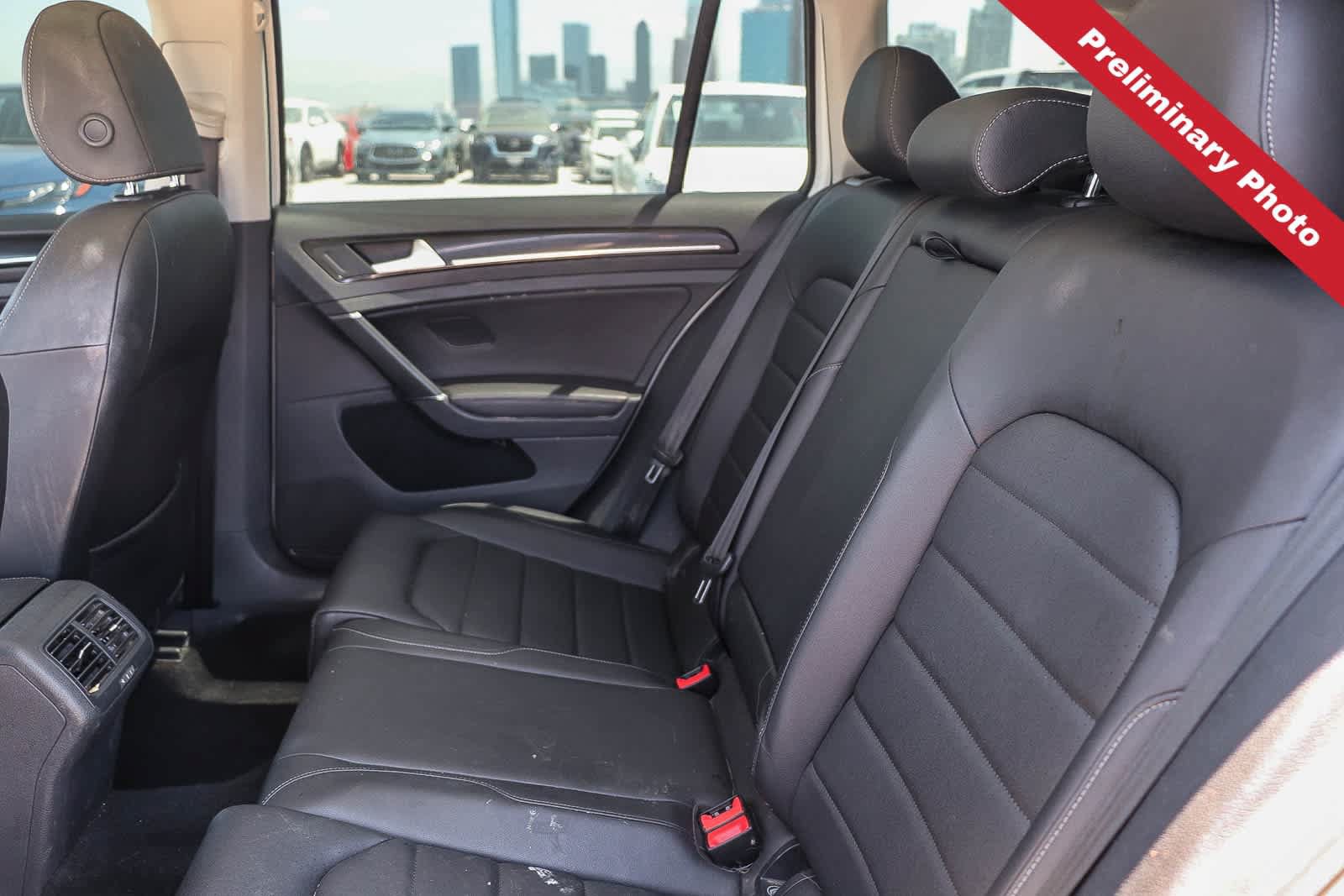 Used 2017 Volkswagen Golf SportWagen FWD image 12