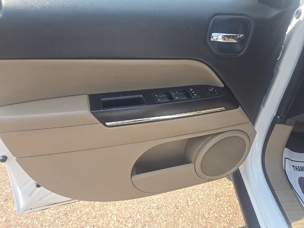 Used 2014 Jeep Patriot Limited w/ Sun/Sound Group AWD/4WD image 11