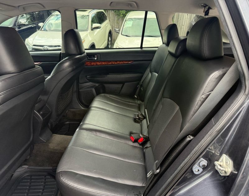 Used 2012 Subaru Outback 3.6R Limited AWD/4WD image 19