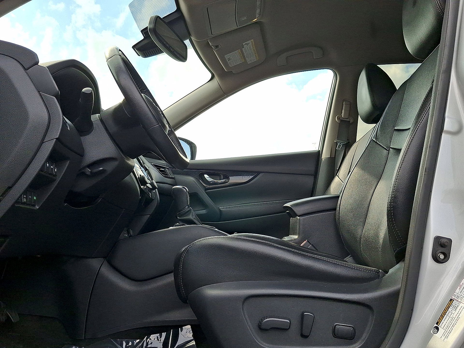 Used 2019 Nissan Rogue SL AWD/4WD image 11