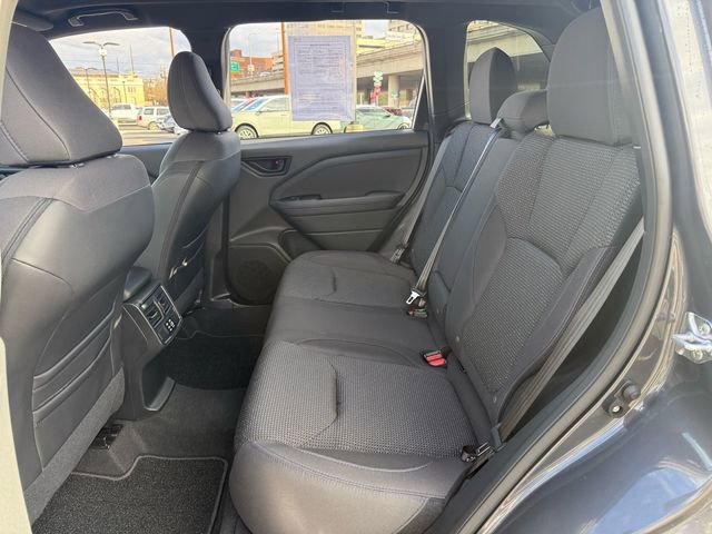 Used 2025 Subaru Forester Premium image 29