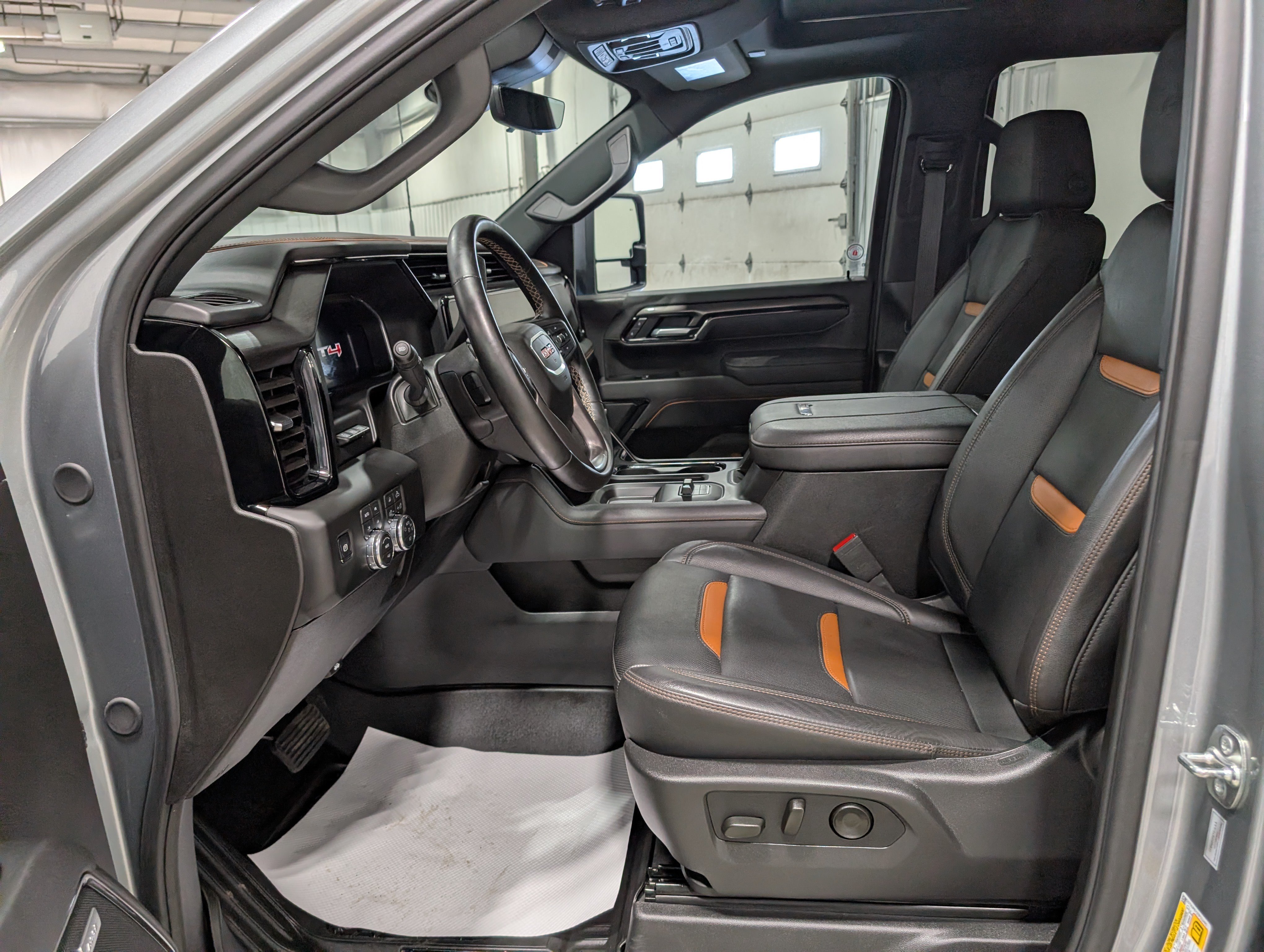 Used 2026 GMC Sierra 2500 AT4 w/ AT4 Premium Plus Package AWD/4WD image 17