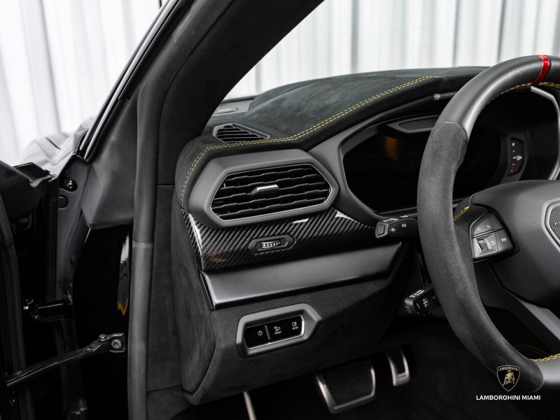 Used 2024 Lamborghini Urus Performante image 25