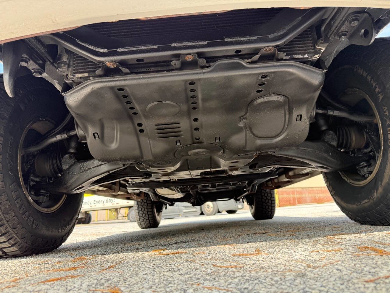 Used 2001 Lexus LX 470 4WD image 80