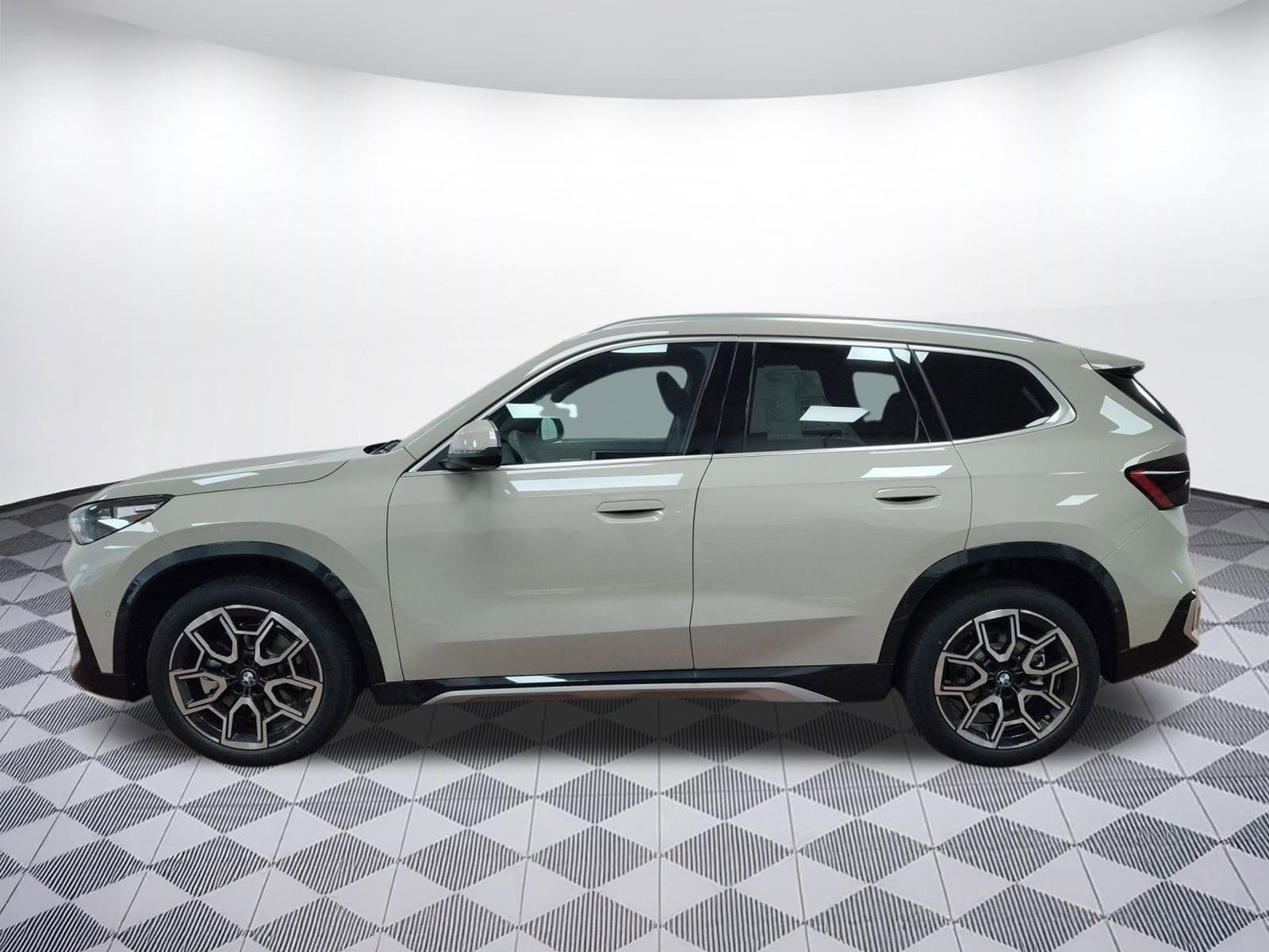 Used 2026 BMW X1 xDrive28i w/ Convenience Package image 2