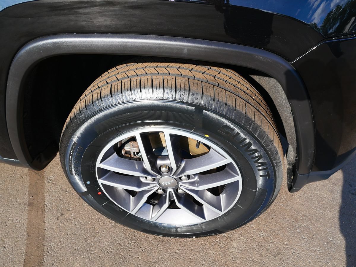 Used 2018 Jeep Grand Cherokee Limited AWD/4WD image 35