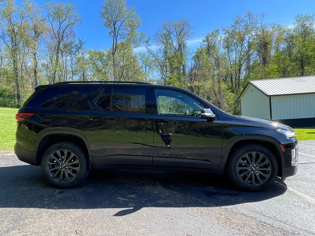 Used 2023 Chevrolet Traverse RS AWD/4WD image 2