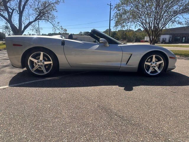 Used 2005 Chevrolet Corvette Convertible w/ Preferred Equipment Group RWD image 7