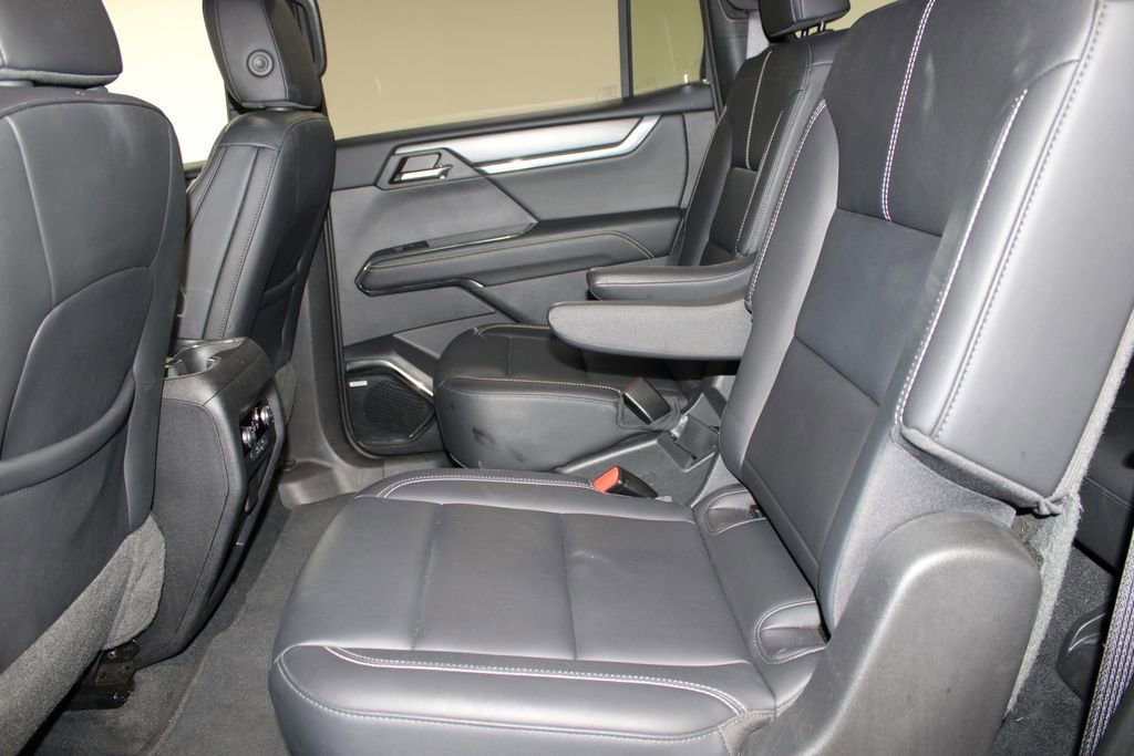 Used 2024 GMC Acadia Elevation image 19