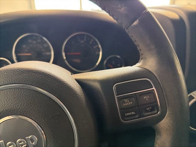 Used 2017 Jeep Wrangler Unlimited Rubicon w/ Connectivity Group image 23