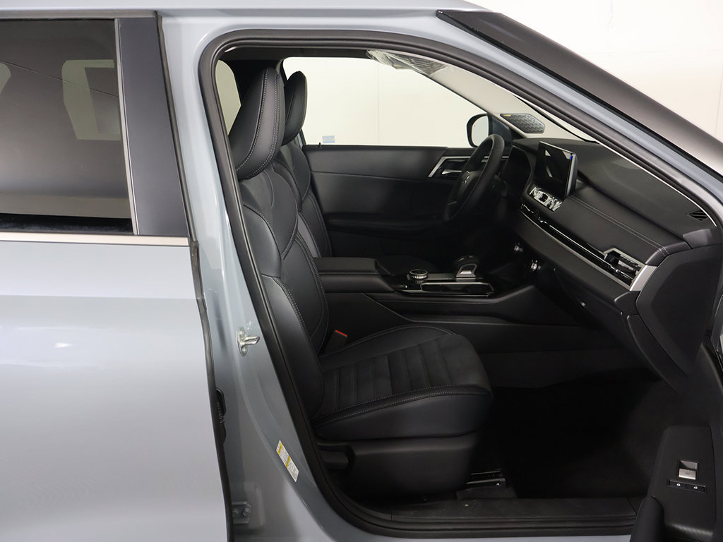New 2026 Mitsubishi Outlander SE FWD image 31