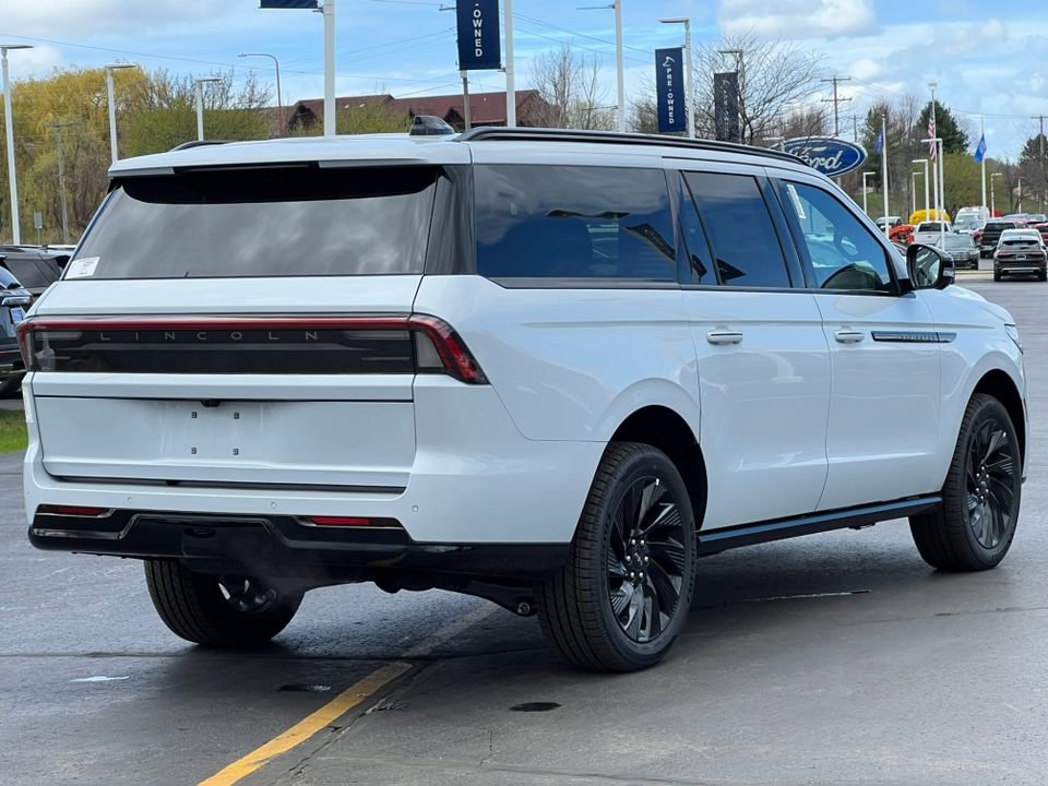 New 2026 Lincoln Navigator L Reserve AWD/4WD image 11