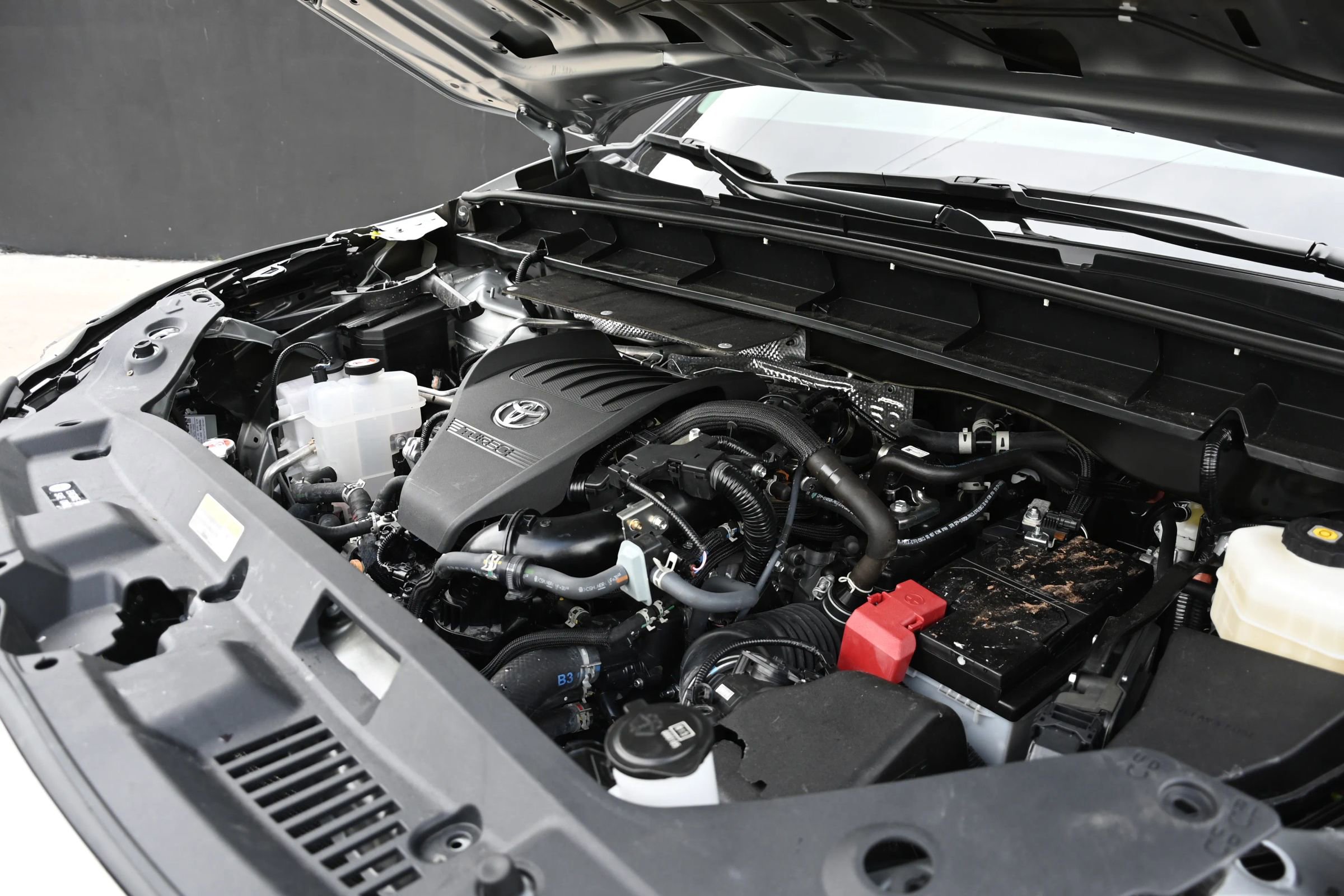 Used 2025 Toyota Highlander LE image 21