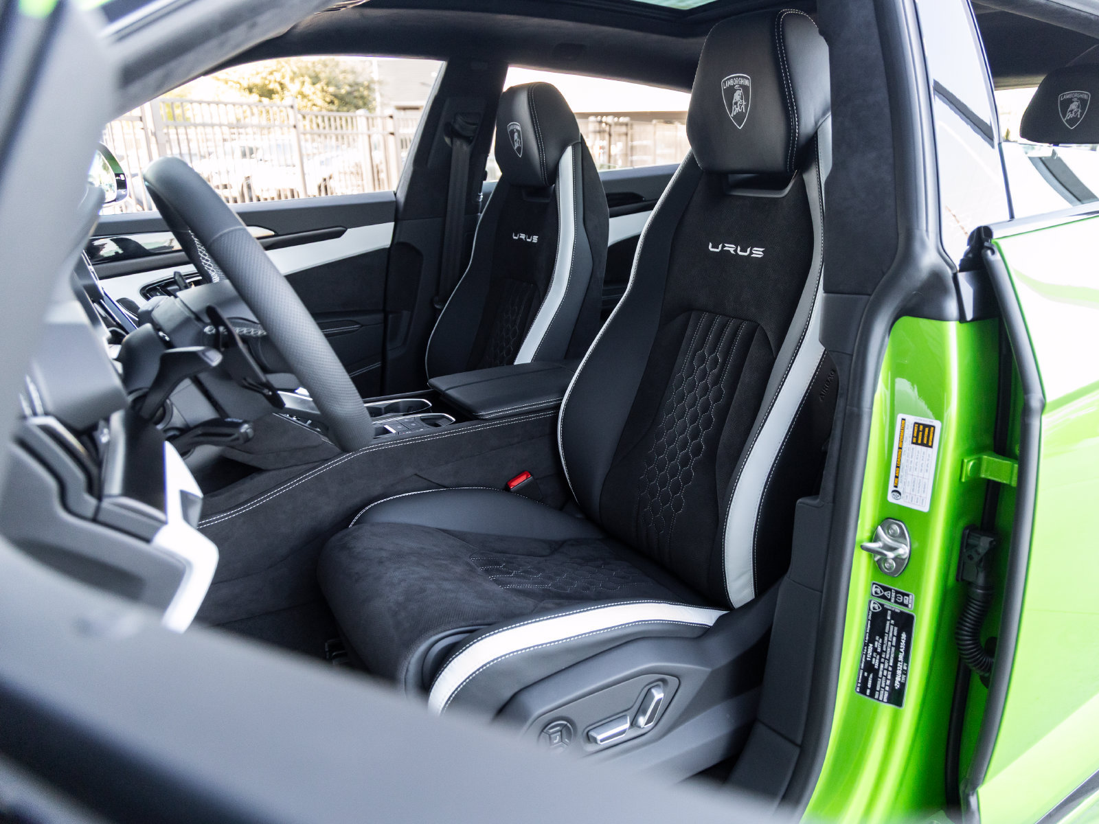 Used 2024 Lamborghini Urus S AWD/4WD image 24
