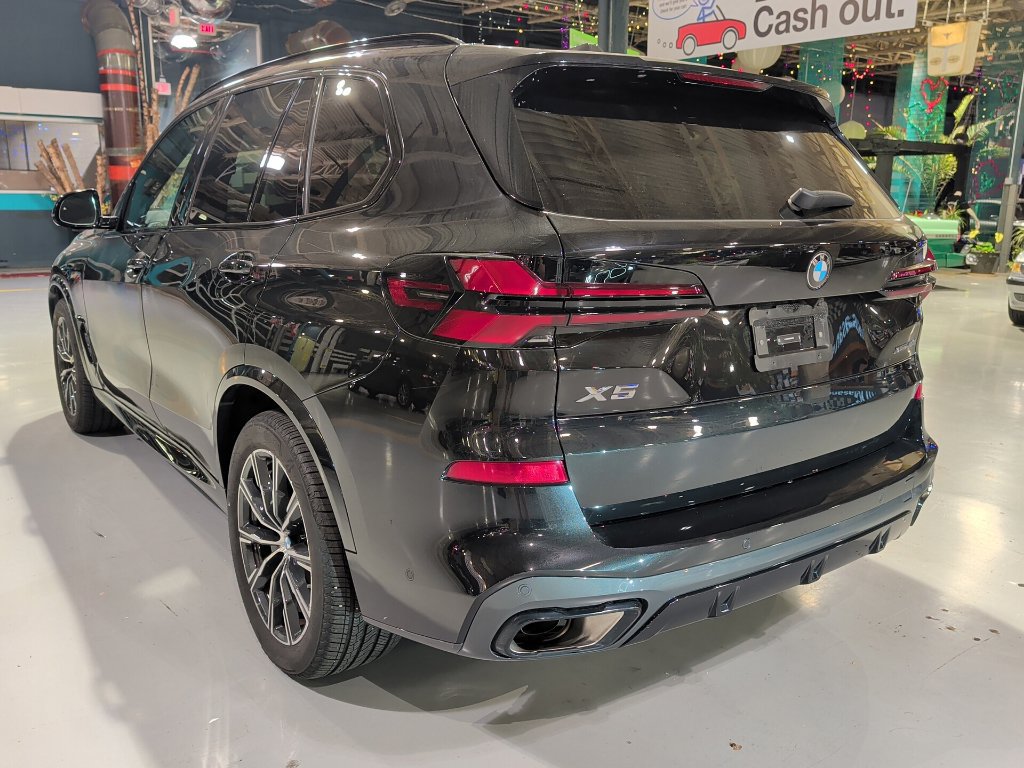 Certified 2026 BMW X5 xDrive40i w/ Executive Package AWD/4WD image 10