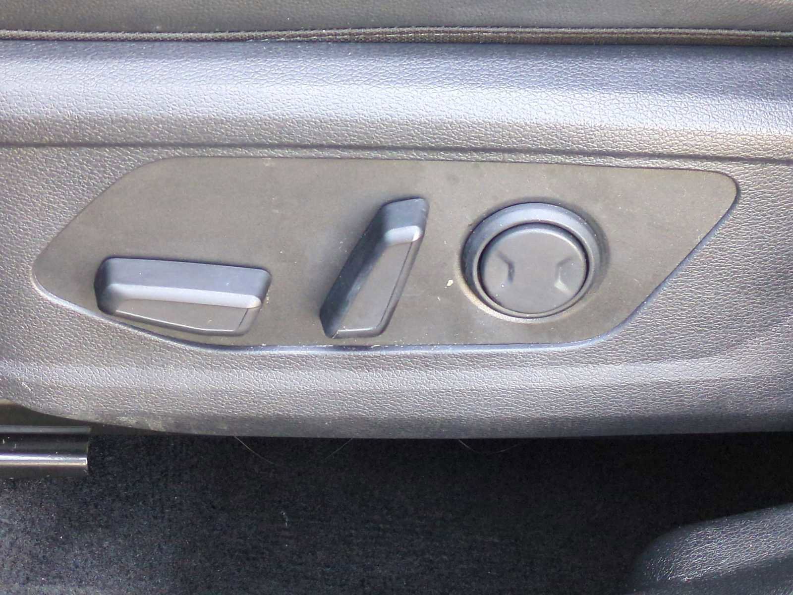 Used 2023 Kia Sportage EX image 18