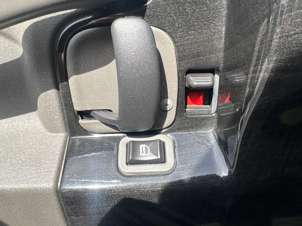 Used 2016 Chevrolet Express 2500 RWD image 34