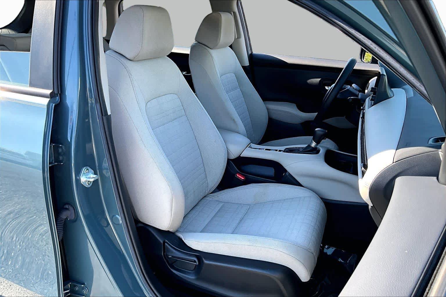 Used 2023 Honda HR-V LX image 9