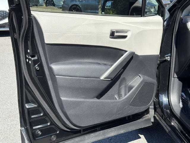 Used 2025 Toyota Corolla Cross L FWD image 12