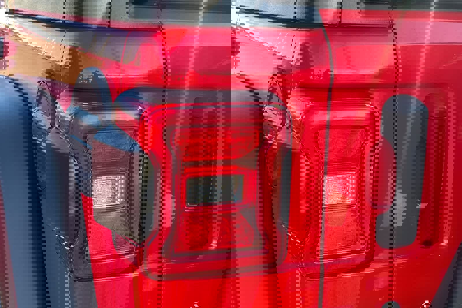 Used 2018 Jeep Wrangler Unlimited Rubicon w/ Steel Bumper Group image 14