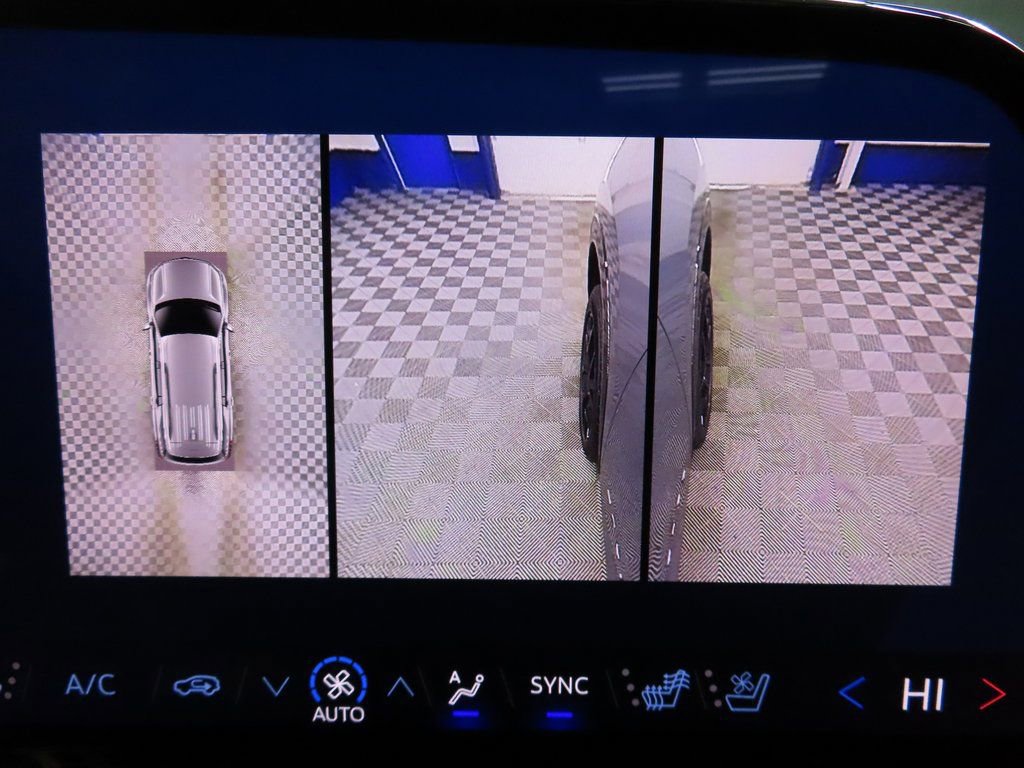 Used 2024 Chevrolet Traverse RS w/ LPO, Floor Liner Package image 18