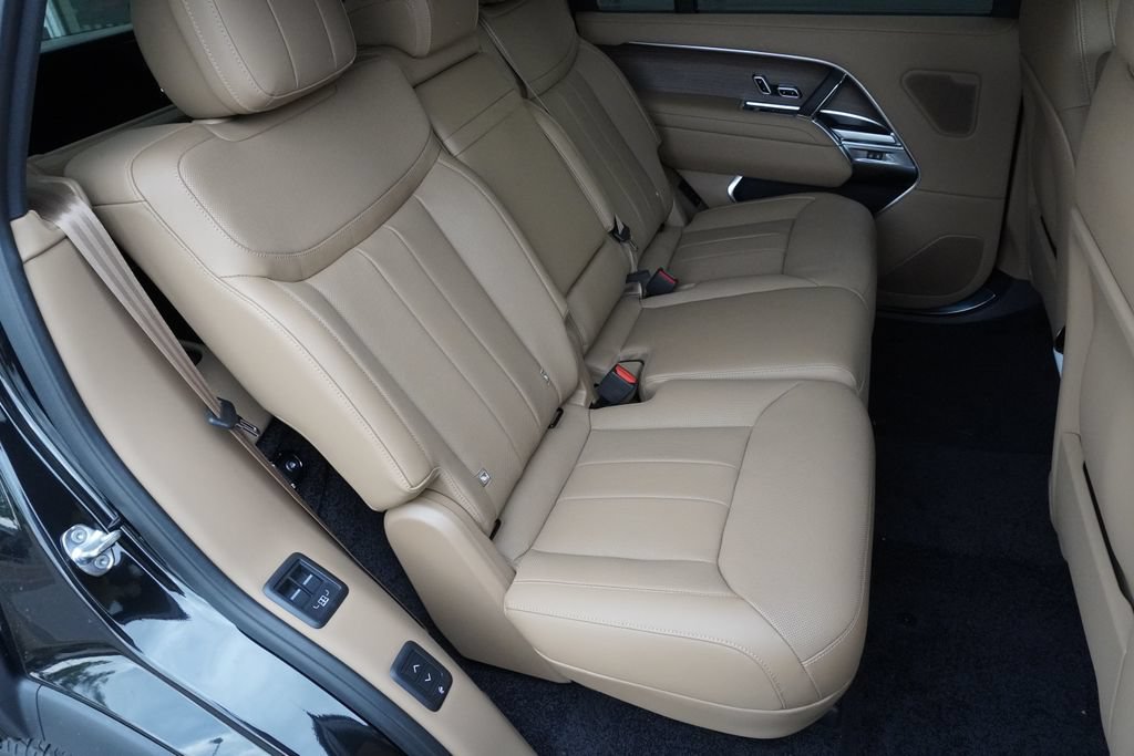 New 2026 Land Rover Range Rover Long Wheelbase SE AWD/4WD image 30