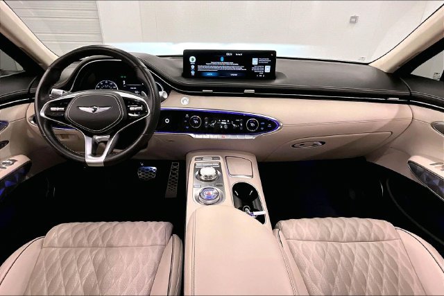 Used 2022 Genesis GV70 3.5T Sport w/ Sport Advanced Package AWD/4WD image 18