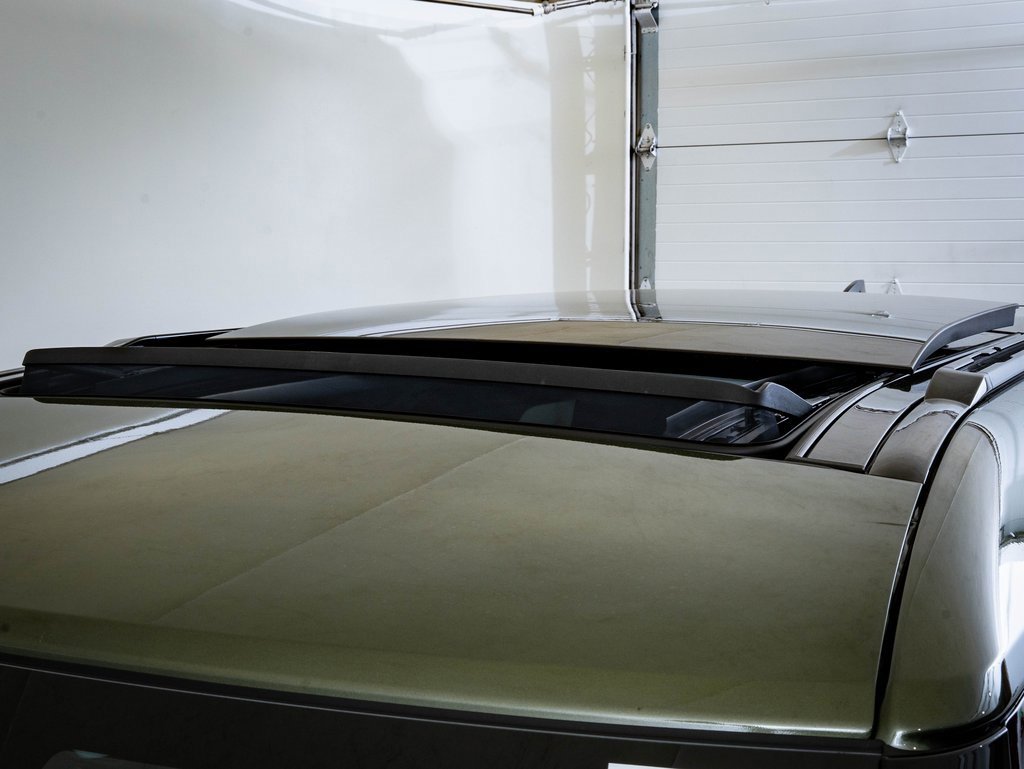 New 2026 Land Rover Defender 110 X-Dynamic SE image 14