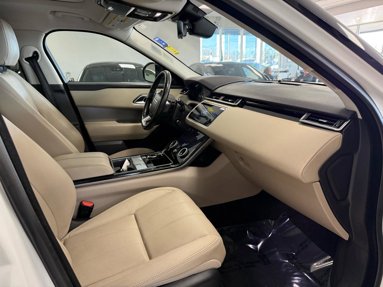 Used 2019 Land Rover Range Rover Velar S image 23