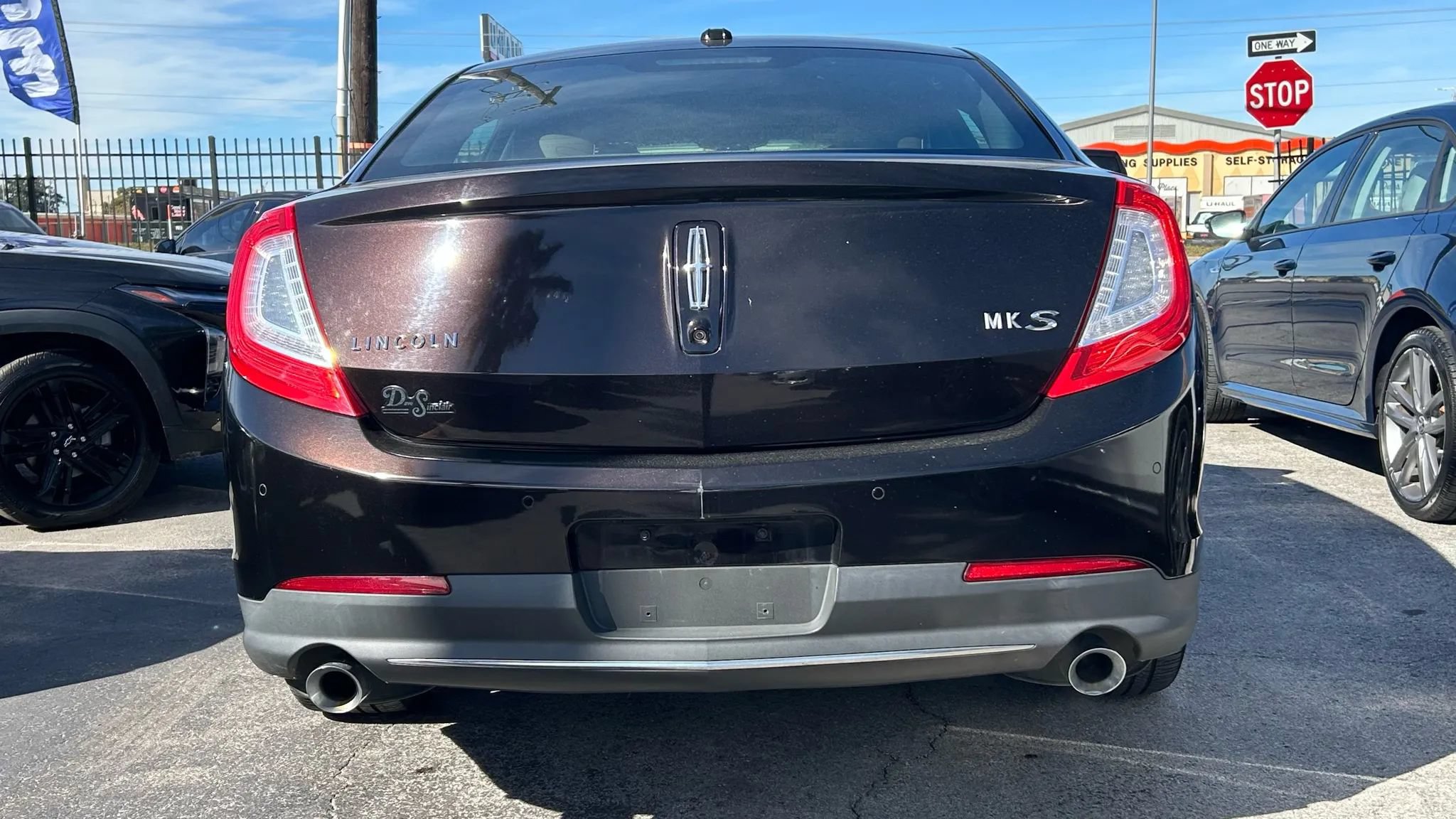 Used 2013 Lincoln MKS FWD image 8