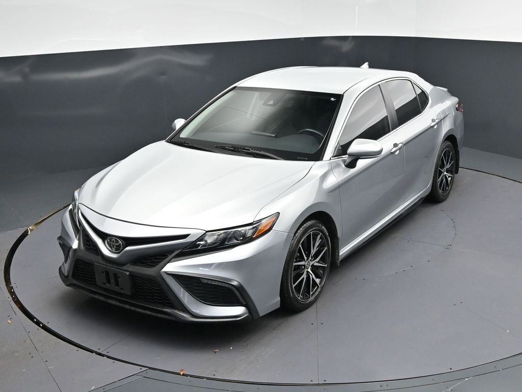 Used 2024 Toyota Camry SE image 31