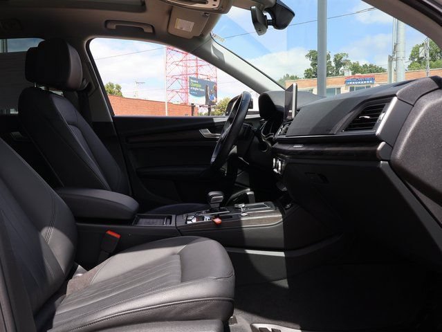 Used 2020 Audi Q5 2.0T Premium Plus w/ Premium Plus Package AWD/4WD image 5